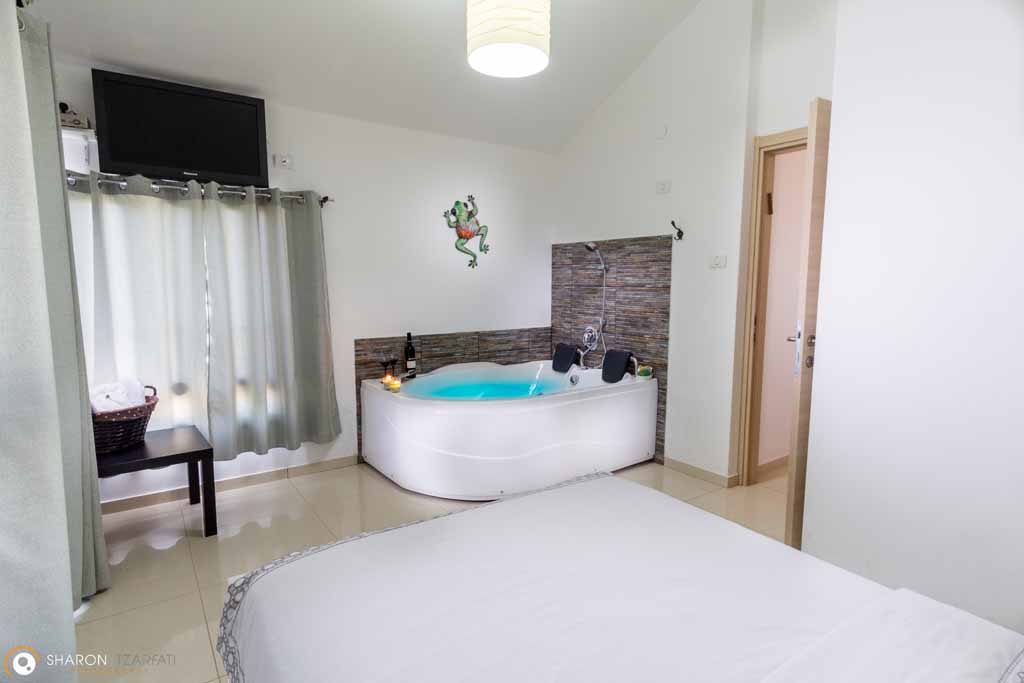 גקוזי מפנק בסוויטה